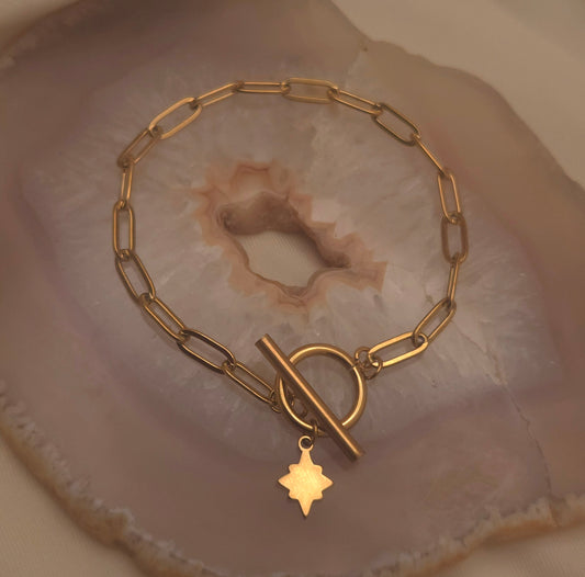 Nora Paperclip Chain Toggle Clasp