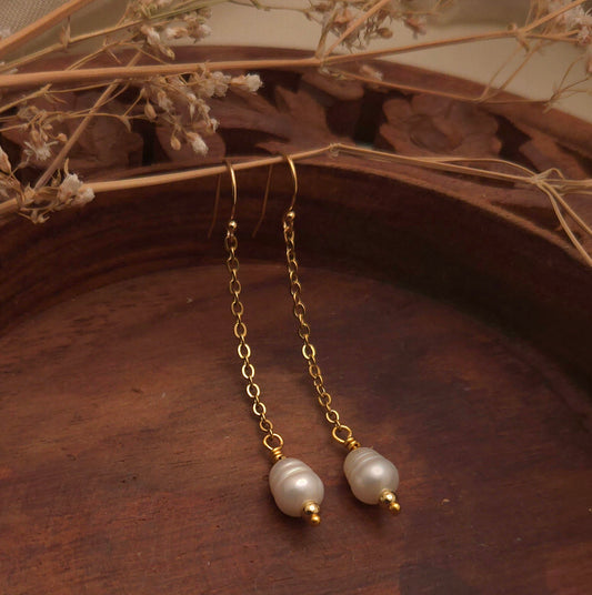 Helena Earrings - Simple elegance