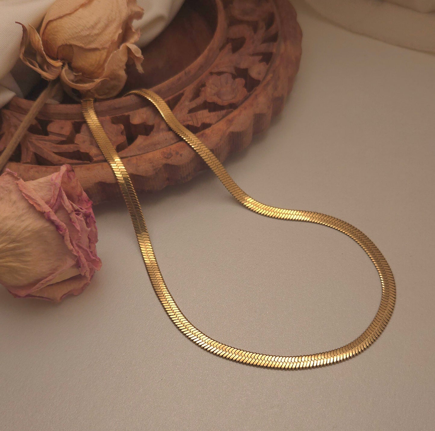 Sadia Snake Chain Necklace - Sleek, fluid, and endlessly timeless