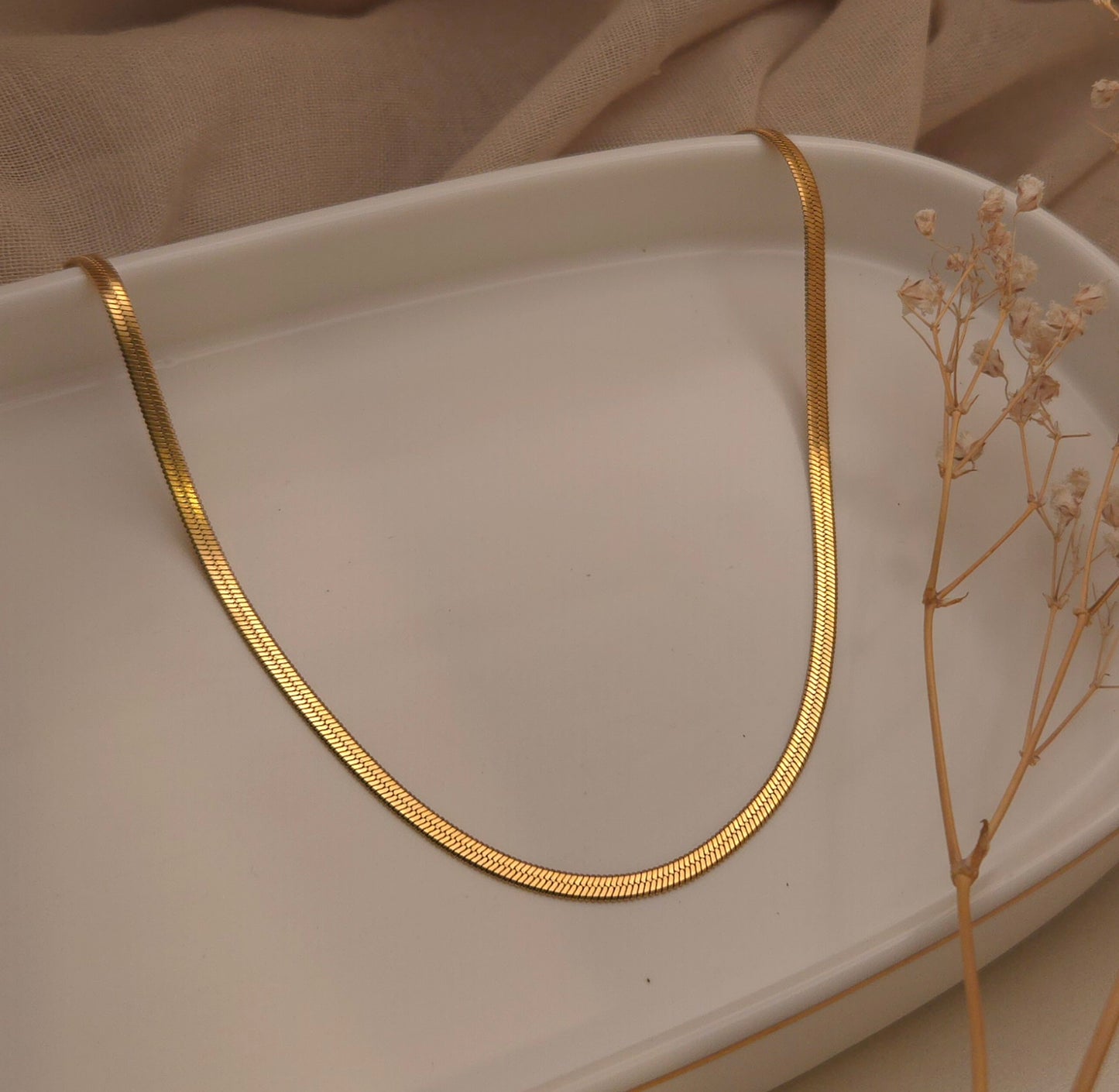 Sadia Snake Chain Necklace - Sleek, fluid, and endlessly timeless